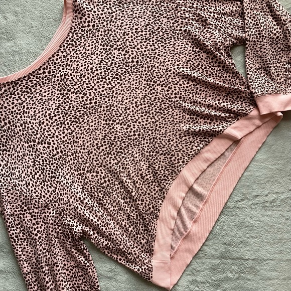 Z Supply Tops - Z Supply Mini Leopard Long Sleeve Tee Slouchy Sweatshirt Blush Pink Animal Print